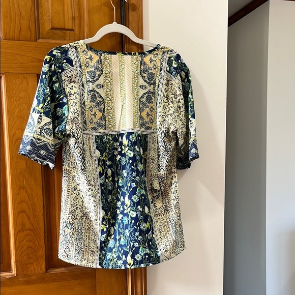 NWOT Blue and Yellow Relaxed Blouse with V-Neck - Picture 2 of 3